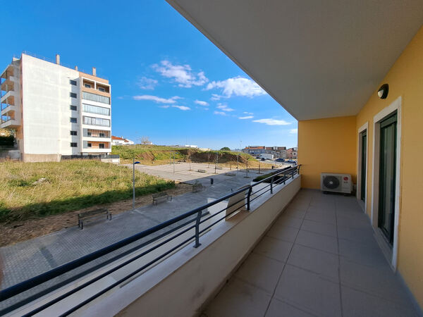 Apartamento T3 com dois lugares de estacionamento . Casa e apartamentos para vender