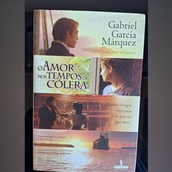 AMOR EM TEMPO DE CÓLERA . Livros