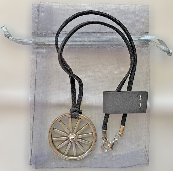 Fio em Couro com Roda, Novo/Exclusivo/Único. Colares