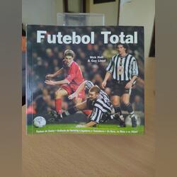 Livro “Futebol total”. Livros. Matosinhos. Desporto Português    Muito bom Capa mole