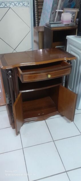 Móvel de tv ou para hall de entrada. Móveis para TV