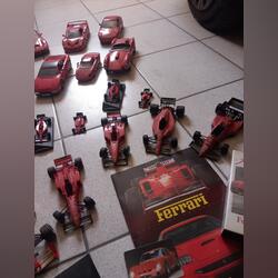 Colecção de Ferrari . Carros de brinquedo. Abrantes