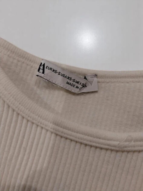 Blusa Zara Branca XS - Crop Top com Pedraria ✨. Tops Femininos