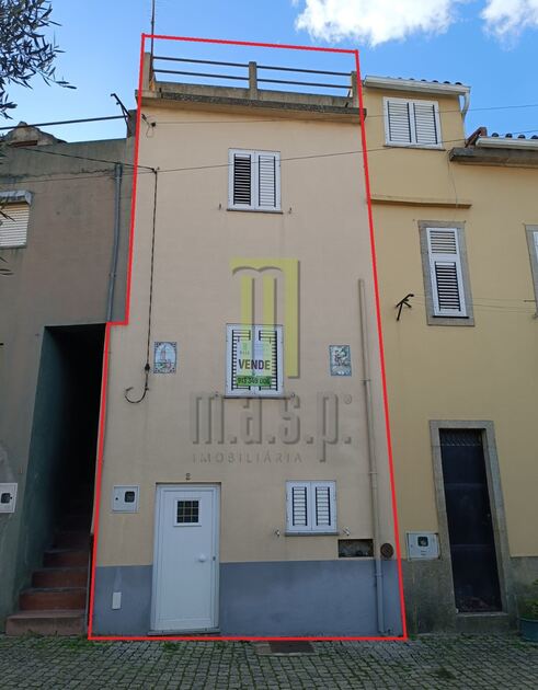 Casa da aldeia T1 pronta a habitar . Casa e apartamentos para vender