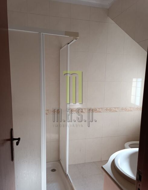 Casa da aldeia T1 pronta a habitar . Casa e apartamentos para vender