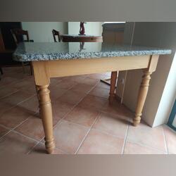 Mesa de cozinha tampo granito 