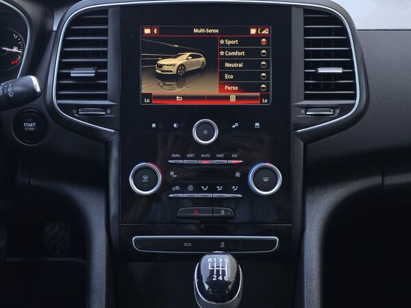 Renault Talisma. Carros