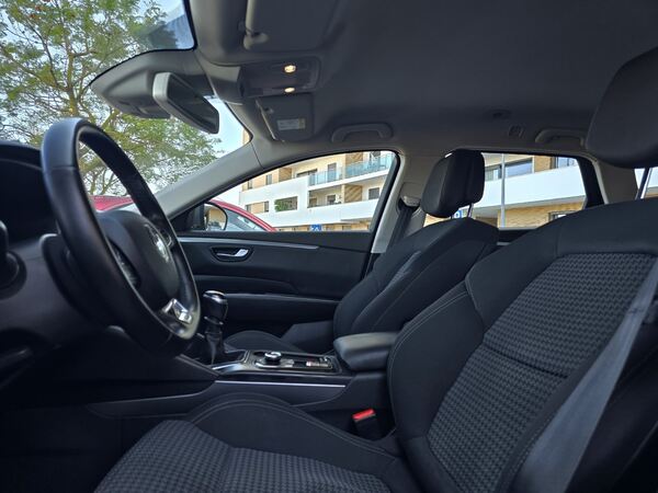 Renault Talisma. Carros