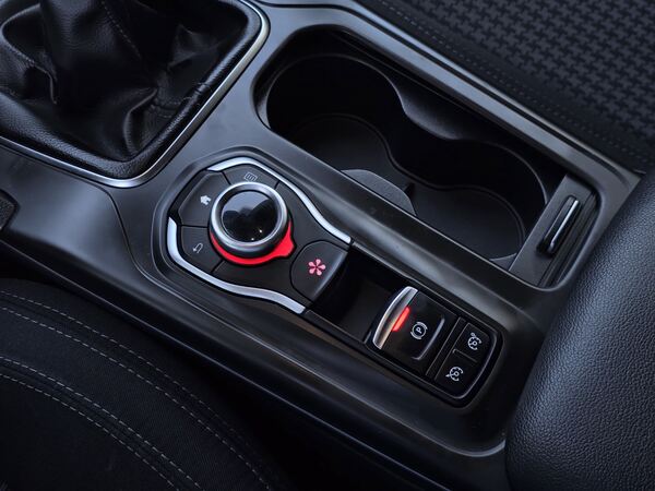 Renault Talisma. Carros