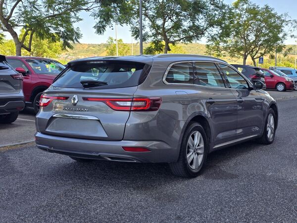 Renault Talisma. Carros