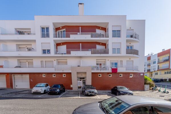 Apartamento T2 a 5 min. do centro de T. Vedras. Casa e apartamentos para vender