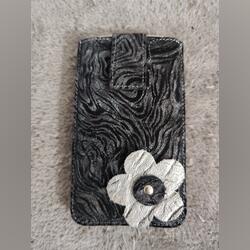 Bolsa para telemóvel em pele artesanal . Capas