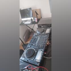 Vendo equipamento profissional para DJ . Equipamento de DJ. Cascais.      Muito bom