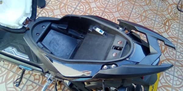 Ciclomotor eletrico. Motos