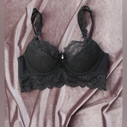 Soutien preto com renda. Lingerie