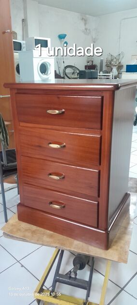 Mesinha de cabeceira nº 2. Mesinhas