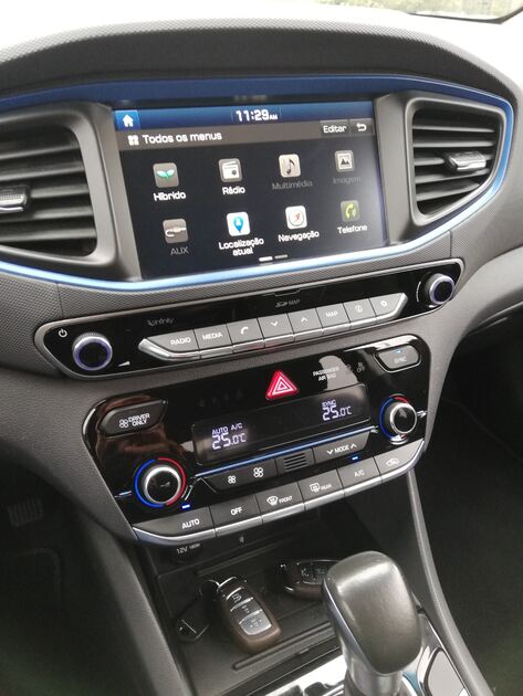 Hyundai Ioniq 1.6 GDi HEV Hybrid Tech. Carros