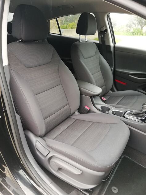 Hyundai Ioniq 1.6 GDi HEV Hybrid Tech. Carros