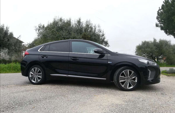 Hyundai Ioniq 1.6 GDi HEV Hybrid Tech. Carros