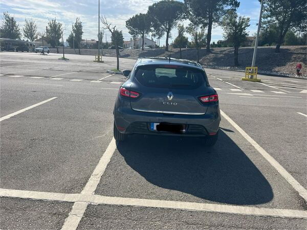 Renaul Clio 2019. Carros