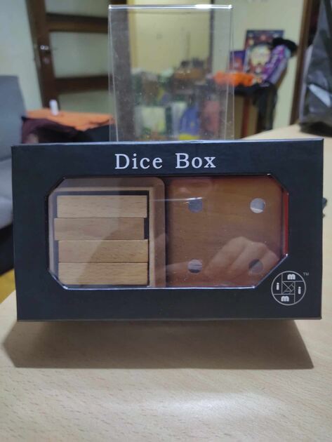Quebra cabeça “dice box”. Puzzles