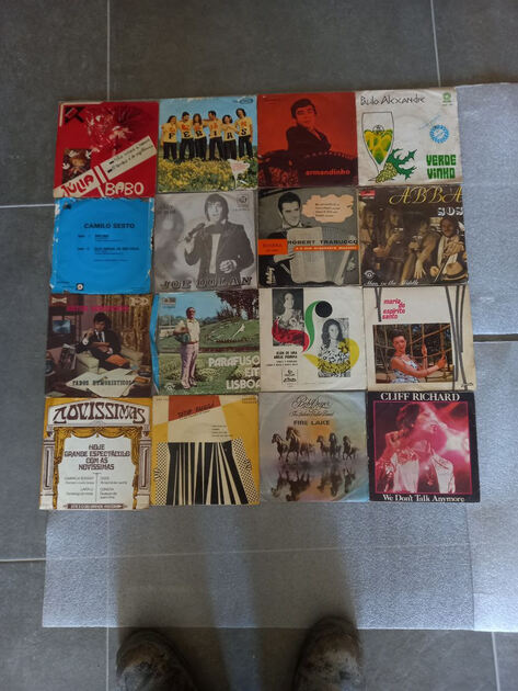 Lote 141 discos vinil. Vinil, CDs