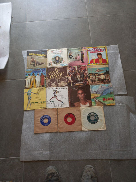 Lote 141 discos vinil. Vinil, CDs