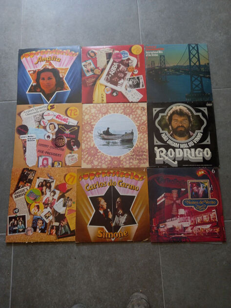 Lote 141 discos vinil. Vinil, CDs