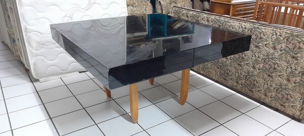 Mesa de jantar quadrada. Mesas de Jantar