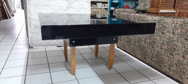 Mesa de jantar quadrada. Mesas de Jantar