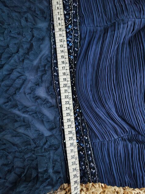 Vestido elegante de Festa azul escuro tamanho S da Síntesis . Vestidos