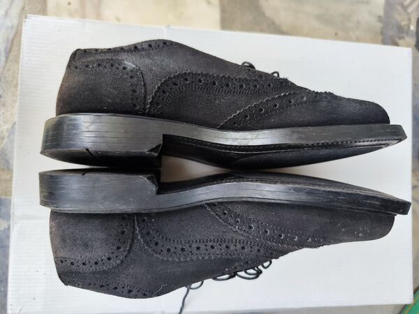 Vendo Sapatos de homem em camurça tamanho 41 ou 7 . Outros (sapatos homem)