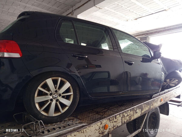 Para peças Volkswagen Golf VI 1.6 Tdi ano 2011. Carros para Peças