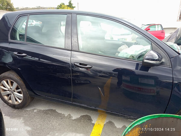 Para peças Volkswagen Golf VI 1.6 Tdi ano 2011. Carros para Peças