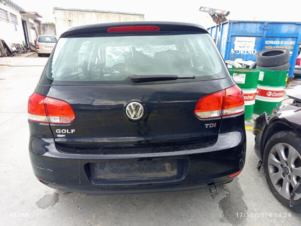 Para peças Volkswagen Golf VI 1.6 Tdi ano 2011. Carros para Peças