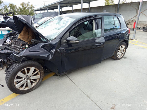 Para peças Volkswagen Golf VI 1.6 Tdi ano 2011. Carros para Peças