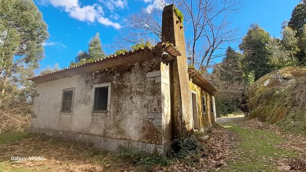 Terreno 3000 m² — Rio Caldo (Gerês). Terreno Rústico