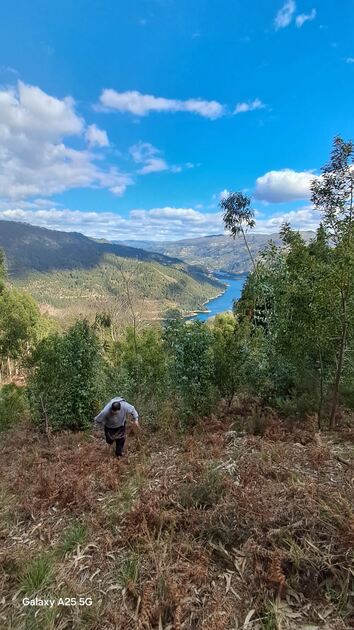 Terreno 3000 m² — Rio Caldo (Gerês). Terreno Rústico