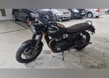 TRIUMPH Bonneville black T120. Motos