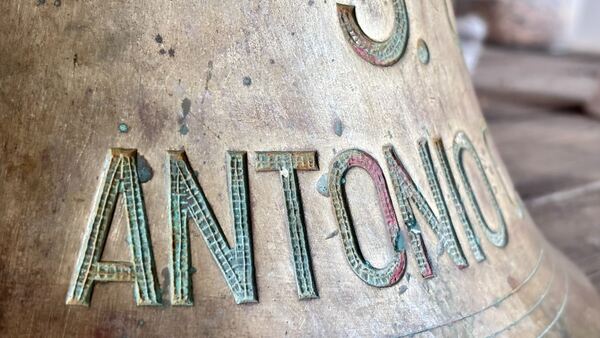 Sino antigo em bronze - S.G. António Carlos . Objectos históricos