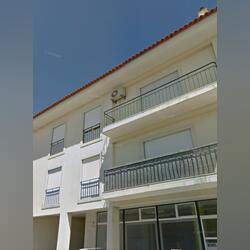 Apartamento com três quartos . Casa e apartamentos para vender. Cartaxo. 160 m2 3 quartos 2 banhos   Último andar Classe energética D Bom estado Garagem