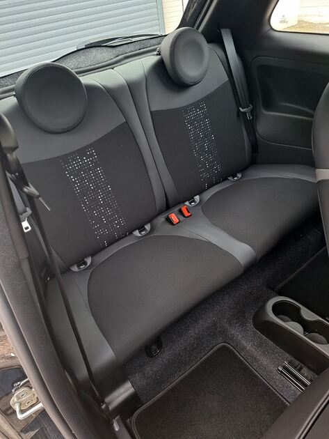 Fiat 500 1.0i Serie 8 Hybrid Sport. Carros