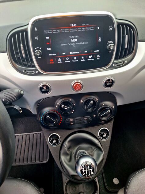 Fiat 500 1.0i Serie 8 Hybrid Sport. Carros