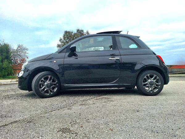 Fiat 500 1.0i Serie 8 Hybrid Sport. Carros