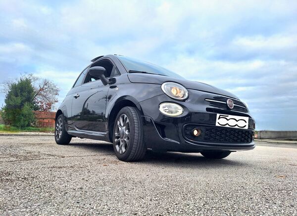 Fiat 500 1.0i Serie 8 Hybrid Sport. Carros