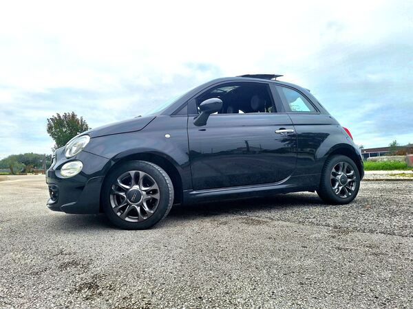 Fiat 500 1.0i Serie 8 Hybrid Sport. Carros