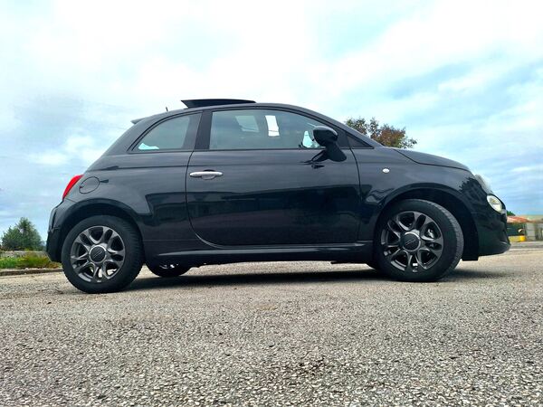 Fiat 500 1.0i Serie 8 Hybrid Sport. Carros