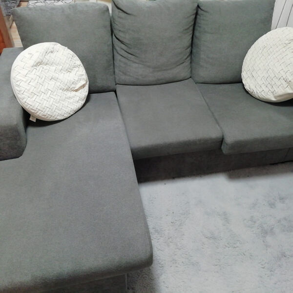 Sofá cinzento com chaise longue. Sofás e Poltronas