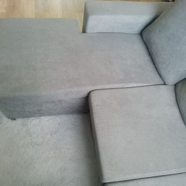 Sofá cinzento com chaise longue. Sofás e Poltronas