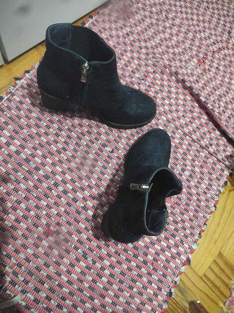 Botas como novas . Botas e botins